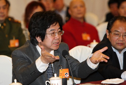 全國政協(xié)委員滕矢初說,音樂教育對于青少年心理健康具有重要意義。希望社會更多地關(guān)注歌曲創(chuàng)作,尤其是少兒歌曲的創(chuàng)作。 新華社記者 龐興雷 攝