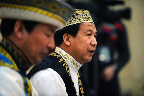 來自青海的全國人大代表韓永東說,應(yīng)注重發(fā)展少數(shù)民族地區(qū)的文化事業(yè),提升少數(shù)民族傳統(tǒng)文化的保護和開發(fā)水平,繼續(xù)支持少數(shù)民族地區(qū)民族遺產(chǎn)保護基礎(chǔ)設(shè)施建設(shè)項目。新華社記者 李濤 攝