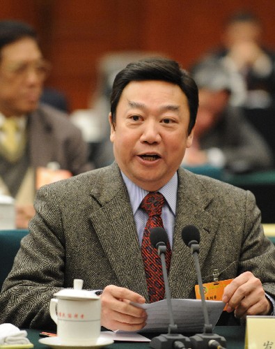全國政協(xié)委員朱樹豪說,要在“一國兩制”的原則框架下,在未來深港之間形成人員、資金、貨品、技術(shù)、信息等要素更自由流動(dòng)的區(qū)域,展現(xiàn)內(nèi)地與香港更緊密的合作關(guān)系,這已經(jīng)超出深港兩地的規(guī)劃范疇和能力,應(yīng)該在中央政府的領(lǐng)導(dǎo)下進(jìn)行設(shè)計(jì)和運(yùn)作。 新華社記者 黃敬文 攝