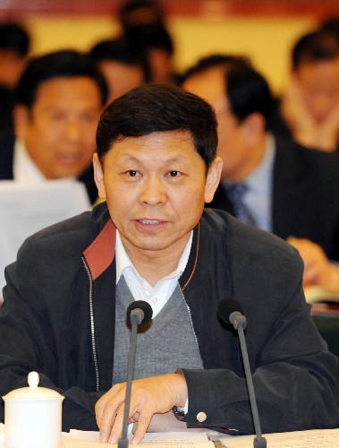 全國政協(xié)委員宋曉梧說,實(shí)施東北振興戰(zhàn)略以來,東北地區(qū)振興取得了突破性進(jìn)展,但與全國平均水平相比差距還很大。他建議在區(qū)域協(xié)調(diào)發(fā)展中更加重視資源型城市的可持續(xù)發(fā)展、重視老工業(yè)基地的振興。 新華社記者黃敬文攝