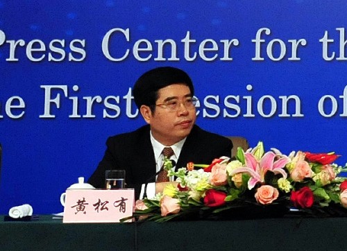 這是最高人民法院副院長(zhǎng)黃松有在接受采訪。新華社記者 劉泉龍 攝