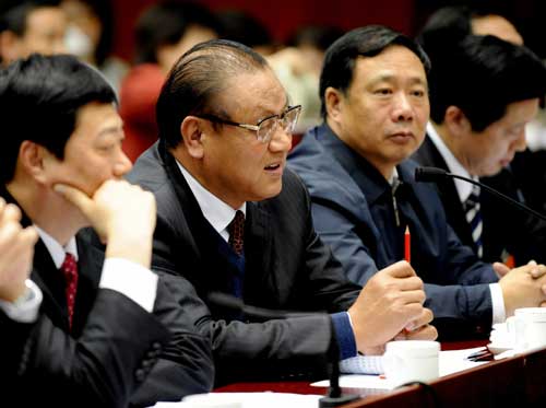 這是河南代表團的趙明恩代表在審議政府工作報告時發(fā)言。