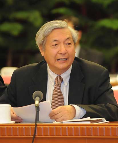 這是北京代表團的許智宏代表在審議政府工作報告時就落實人才強國戰(zhàn)略等問題發(fā)言。