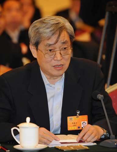 全國政協(xié)委員馬富才說,落實(shí)科學(xué)發(fā)展觀,要促進(jìn)能源與經(jīng)濟(jì)社會協(xié)調(diào)發(fā)展。由于我國經(jīng)濟(jì)社會仍將持續(xù)快速發(fā)展,能源生產(chǎn)和消費(fèi)面臨巨大環(huán)境壓力,必須按照科學(xué)發(fā)展觀的要求,堅(jiān)持節(jié)約優(yōu)先,推動多元發(fā)展,注重保護(hù)環(huán)境,加強(qiáng)國際合作。
