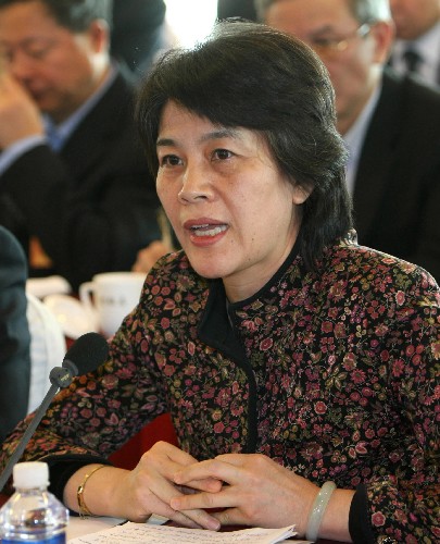 全國(guó)政協(xié)委員柯楊認(rèn)為,保證高等教育質(zhì)量是教育興國(guó)的關(guān)鍵問(wèn)題,對(duì)新建高校應(yīng)嚴(yán)格準(zhǔn)入,要切實(shí)加強(qiáng)高校師資力量,對(duì)高校學(xué)生要重視道德觀和價(jià)值觀的培養(yǎng)。 新華社記者 龐興雷 攝