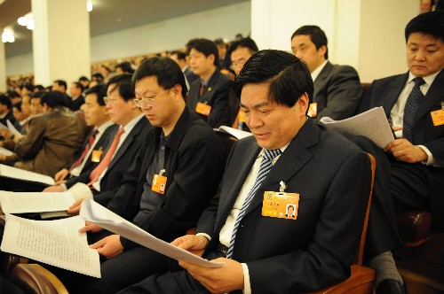 3月5日,第十一屆全國(guó)人民代表大會(huì)第一次會(huì)議在北京人民大會(huì)堂開幕。這是全國(guó)政協(xié)委員列席開幕會(huì)。 新華社記者 高潔 攝