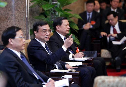 3月6日,中共中央政治局常委李克強(qiáng)參加十一屆全國人大一次會議遼寧代表團(tuán)的審議。