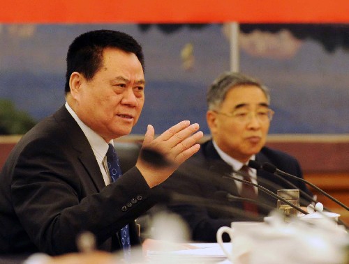 全國人大代表、天津市北辰區(qū)天穆村黨總支書記穆祥友說,作為來自基層的代表,我們必須踏踏實實為老百姓辦實事,為農(nóng)民群眾創(chuàng)造幸福美好的生活。新華社記者 楊宗友 攝