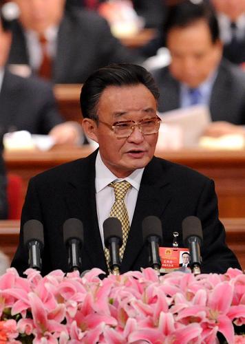 3月9日,十一屆全國人大二次會議在北京人民大會堂舉行第二次全體會議,全國人民代表大會常務(wù)委員會委員長吳邦國作全國人民代表大會常務(wù)委員會工作報告。 新華社記者饒愛民攝