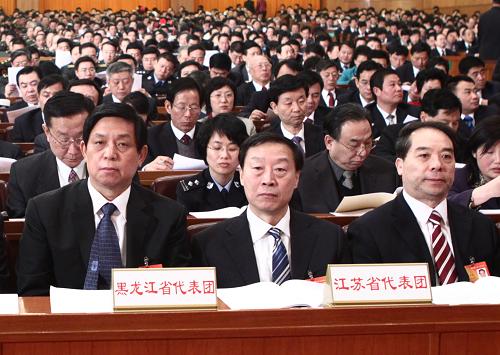 這是黑龍江省代表團(tuán)、江蘇省代表團(tuán)在會場。 新華社記者 劉衛(wèi)兵 攝