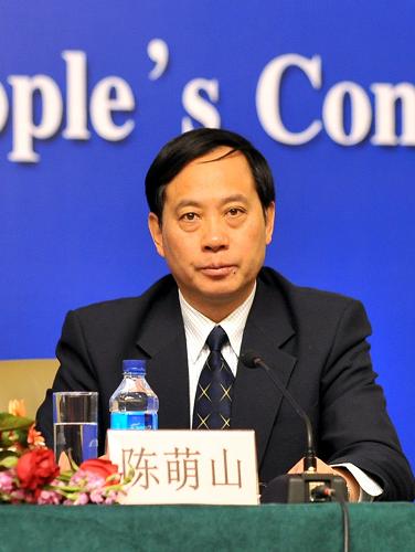 3月10日,十一屆全國(guó)人大三次會(huì)議新聞中心在梅地亞中心多功能廳舉行主題為“繼續(xù)保持農(nóng)業(yè)農(nóng)村經(jīng)濟(jì)持續(xù)穩(wěn)定發(fā)展”的集體采訪(fǎng)。農(nóng)業(yè)部副部長(zhǎng)危朝安,農(nóng)業(yè)部總經(jīng)濟(jì)師、辦公廳主任陳萌山出席并回答記者提問(wèn)。 這是農(nóng)業(yè)部總經(jīng)濟(jì)師、辦公廳主任陳萌山在采訪(fǎng)現(xiàn)場(chǎng)。 新華社記者 劉泉龍攝