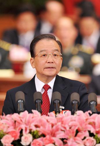 3月5日,第十一屆全國(guó)人民代表大會(huì)第四次會(huì)議在北京人民大會(huì)堂開(kāi)幕。國(guó)務(wù)院總理溫家寶作政府工作報(bào)告。 新華社記者黃敬文攝