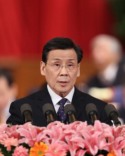 3月10日,全國政協(xié)十一屆五次會議在北京人民大會堂舉行第三次全體會議。這是周宜開委員代表農(nóng)工黨中央作《土壤污染防治刻不容緩》的發(fā)言。新華社記者 丁林 攝