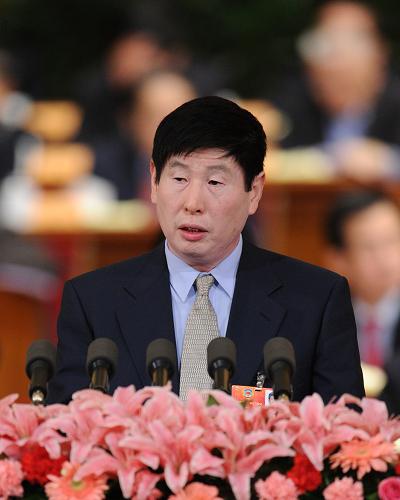 這是李海濱委員作《辦大事搞大工程要適度》的發(fā)言。新華社記者 謝環(huán)馳 攝