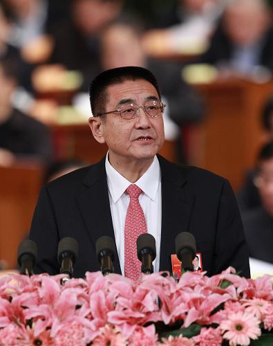 3月9日,全國政協(xié)十一屆五次會議在北京人民大會堂舉行第二次全體會議。這是劉克崮委員代表全國政協(xié)經(jīng)濟委員會作《加快財稅體制改革 調(diào)節(jié)國民收入分配》的發(fā)言。 新華社記者 龐興雷 攝