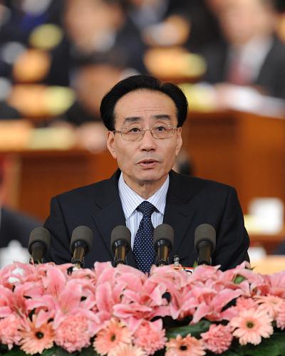 3月9日,全國政協(xié)十一屆五次會議在北京人民大會堂舉行第二次全體會議。這是盧步東委員作《土地出讓收入應該好好管一管》的發(fā)言。 新華社記者 龐興雷 攝