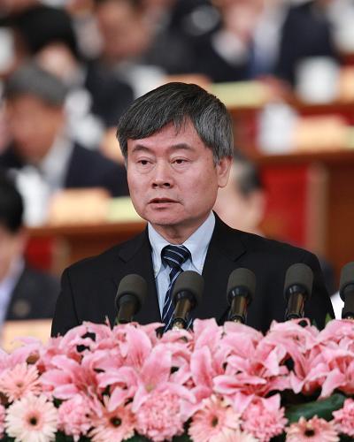 3月9日,全國政協(xié)十一屆五次會議在北京人民大會堂舉行第二次全體會議。這是蔡繼明委員作《完善惠農(nóng)強農(nóng)富農(nóng)政策 確保國家糧食安全》的發(fā)言。 新華社記者 龐興雷 攝