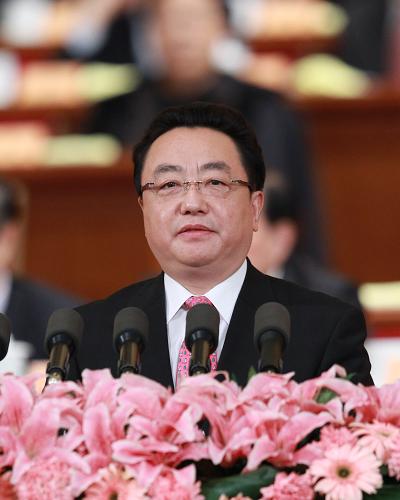 3月9日,全國政協(xié)十一屆五次會議在北京人民大會堂舉行第二次全體會議。這是焦家良委員作《借新十年扶貧開發(fā)之機 大力推進邊境扶貧開發(fā)工作》的發(fā)言。 新華社記者 龐興雷 攝