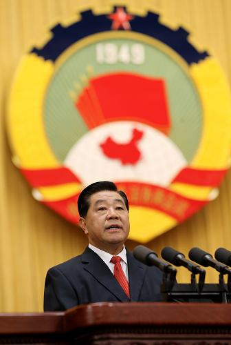 3月3日,中國人民政治協(xié)商會議第十二屆全國委員會第一次會議在北京人民大會堂開幕。賈慶林代表政協(xié)第十一屆全國委員會常務(wù)委員會,向大會作工作報告。新華社記者劉衛(wèi)兵攝