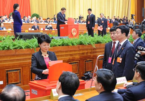 這是代表在投票。新華社記者劉建生攝
