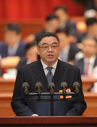 3月8日,全國政協(xié)十二屆一次會議在北京人民大會堂舉行第三次全體會議。這是朱永新委員代表民進中央作《縣區(qū)義務教育均衡發(fā)展是促進教育公平的當務之急》的發(fā)言。 新華社記者 張鐸 攝