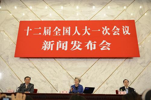 3月4日,十二屆全國人大一次會議在北京人民大會堂舉行新聞發(fā)布會。大會發(fā)言人傅瑩介紹本次會議的有關(guān)情況,并回答中外記者提問。新華社記者 王鵬 攝