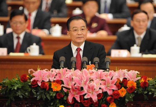 3月5日,第十一屆全國(guó)人民代表大會(huì)第一次會(huì)議在北京人民大會(huì)堂開幕。國(guó)務(wù)院總理溫家寶代表國(guó)務(wù)院向大會(huì)作政府工作報(bào)告。 新華社記者 李學(xué)仁 攝