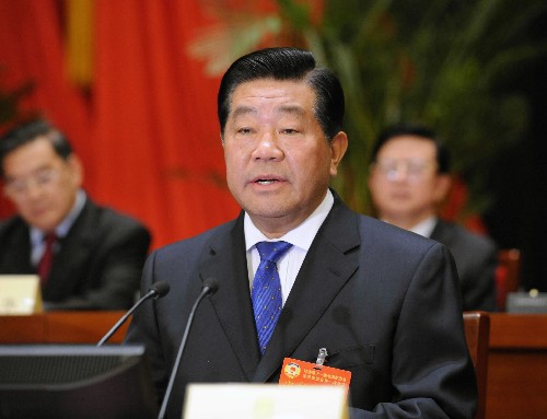 3月14日至15日,政協(xié)第十一屆全國委員會常務(wù)委員會第一次會議在北京舉行。中共中央政治局常委、全國政協(xié)主席賈慶林主持開幕會并在閉幕會上講話。 這是3月15日,賈慶林在閉幕會上講話。 新華社記者 饒愛民 攝