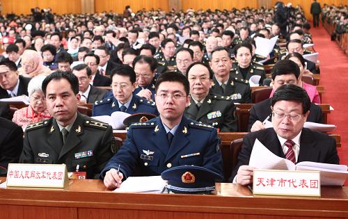 這是中國(guó)人民解放軍代表團(tuán)、天津市代表團(tuán)在會(huì)場(chǎng)。新華社記者 劉衛(wèi)兵 攝