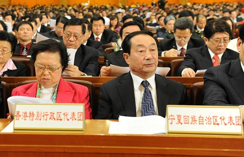 這是香港特別行政區(qū)代表團(tuán)、寧夏回族自治區(qū)代表團(tuán)在會(huì)場(chǎng)。新華社記者 陳樹(shù)根 攝