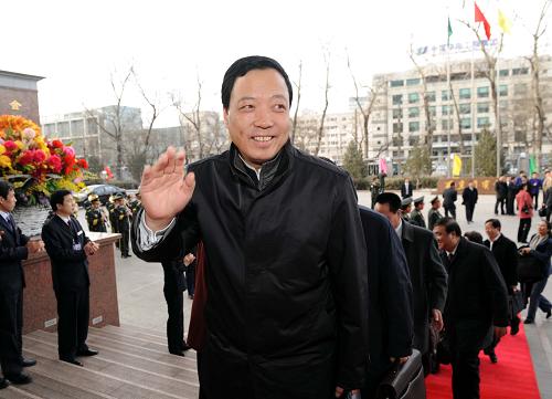 3月2日,出席十一屆全國人大三次會議的天津代表團抵達(dá)駐地北京西直門賓館。新華社記者 楊宗友 攝