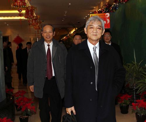 3月2日,來自澳門出席十一屆全國人大三次會(huì)議的全國人大代表抵達(dá)北京首都國際機(jī)場。新華社記者劉衛(wèi)兵攝