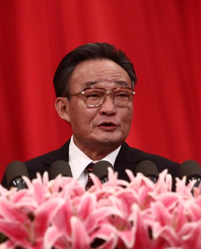 3月9日,十一屆全國(guó)人大三次會(huì)議在北京人民大會(huì)堂舉行第三次全體會(huì)議。全國(guó)人民代表大會(huì)常務(wù)委員會(huì)委員長(zhǎng)吳邦國(guó)作全國(guó)人民代表大會(huì)常務(wù)委員會(huì)工作報(bào)告。 新華社記者劉衛(wèi)兵攝