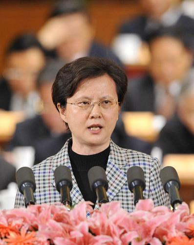3月9日,全國政協(xié)十一屆四次會(huì)議在北京人民大會(huì)堂舉行第三次全體會(huì)議。這是閆小培委員代表致公黨中央作《順應(yīng)時(shí)代要求 積極穩(wěn)妥地推動(dòng)海外中國學(xué)校建設(shè)》的發(fā)言。 新華社記者王曄攝