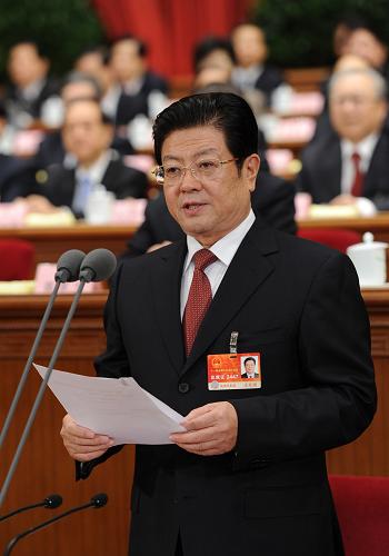 3月10日,十一屆全國人大四次會議在北京人民大會堂舉行第二次全體會議。這是王兆國主持會議。新華社記者 馬占成 攝