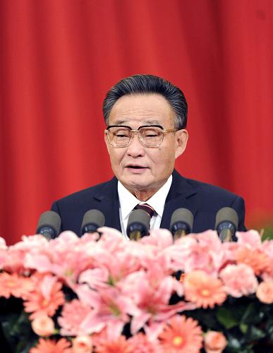 3月10日,十一屆全國(guó)人大四次會(huì)議在北京人民大會(huì)堂舉行第二次全體會(huì)議。全國(guó)人民代表大會(huì)常務(wù)委員會(huì)委員長(zhǎng)吳邦國(guó)作全國(guó)人民代表大會(huì)常務(wù)委員會(huì)工作報(bào)告。 新華社記者 謝環(huán)馳 攝