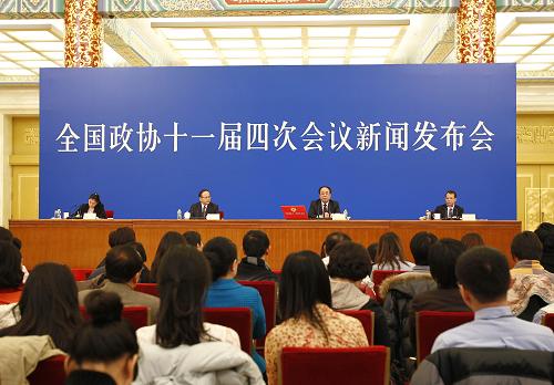 3月2日,全國政協(xié)十一屆四次會議新聞發(fā)布會在北京人民大會堂舉行,大會發(fā)言人趙啟正介紹會議有關(guān)情況并回答中外記者提問。新華社記者 陳建力 攝