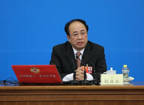 3月2日,全國政協(xié)十一屆五次會議在北京人民大會堂舉行新聞發(fā)布會,大會發(fā)言人趙啟正介紹會議有關(guān)情況并回答中外記者提問。 新華社發(fā) (王申 攝)