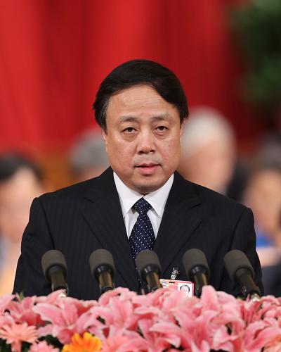 3月10日,全國政協(xié)十一屆五次會議在北京人民大會堂舉行第三次全體會議。這是武維華委員代表九三學社中央作《完善科技評價獎勵制度 營造良好科研環(huán)境》的發(fā)言。新華社記者 丁林 攝