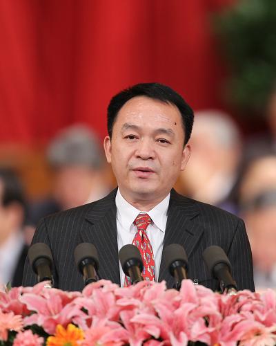 3月10日,全國政協(xié)十一屆五次會議在北京人民大會堂舉行第三次全體會議。這是施耀忠委員作《高度重視重金屬污染問題》的發(fā)言。 新華社記者 李濤 攝