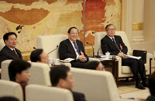 2013年3月5日,俞正聲參加十二屆全國(guó)人大一次會(huì)議湖北代表團(tuán)的審議。新華社記者 丁林 攝