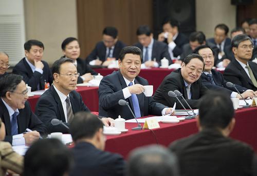 3月4日,中共中央總書記、中共中央軍委主席習(xí)近平看望了出席全國政協(xié)十二屆一次會議的科協(xié)、科技界委員,并參加聯(lián)組討論。中共中央政治局常委、全國政協(xié)十二屆一次會議主席團(tuán)會議主持人俞正聲參加了看望和討論。新華社記者李學(xué)仁攝