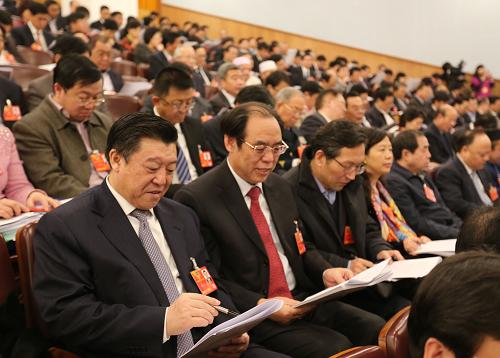 3月5日,第十二屆全國人民代表大會(huì)第一次會(huì)議在北京人民大會(huì)堂開幕。這是政協(xié)委員列席大會(huì)。新華社記者 李學(xué)仁 攝
