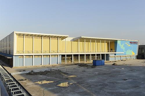 上海世博會加勒比共同體聯合館(2009年12月6日攝)。上海世博園區(qū)全部11個聯合館于11月初宣告完工并交付布展。所有聯合館由組織者負責建設,免費向發(fā)展中國家提供,共可容納140多個參展方。 新華社發(fā)(郭長耀 攝)