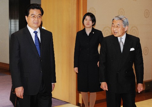 5月7日,中國國家主席胡錦濤在東京會見日本明仁天皇。 新華社記者 黃敬文 攝