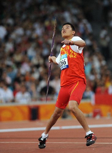 9月8日,中國(guó)選手郭偉在北京2008年殘奧會(huì)男子標(biāo)槍F35/36級(jí)決賽中,以56米07的成績(jī)打破世界紀(jì)錄,并獲得冠軍。新華社記者 李尕 攝