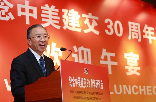 1月13日,中國國務(wù)委員戴秉國出席由中國人民外交學(xué)會為紀(jì)念中美建交30周年舉行的午餐研討會并發(fā)表講話。 新華社記者龐興雷攝