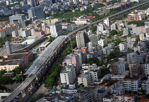 海南東環(huán)鐵路將于11月底正式開通運(yùn)營 建設(shè)中的海南省東環(huán)鐵路(8月13日攝)。 記者近日從海南省東環(huán)鐵路辦公室獲悉,東環(huán)鐵路已開始靜態(tài)驗收,計劃于今年11月21日開始試運(yùn)行,11月底正式開通運(yùn)營。東環(huán)鐵路建成后,乘客從海口至三亞僅需90分鐘,較高速公路旅行時間縮短一半。 新華社記者郭程攝