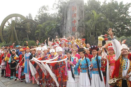 這是華僑城建設(shè)的國內(nèi)第一座文化主題公園——錦繡中華微縮景區(qū)。新華社記者 彭勇 攝