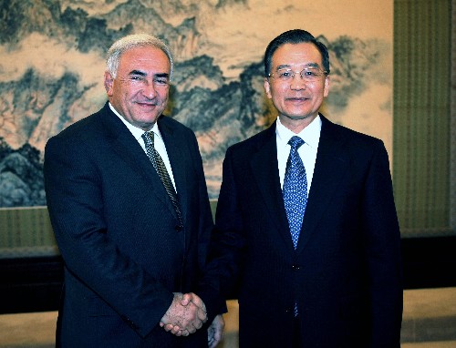 2008年2月14日 溫家寶會(huì)見國際貨幣基金組織總裁 2月14日,國務(wù)院總理溫家寶在北京中南海紫光閣會(huì)見國際貨幣基金組織總裁卡恩。 新華社記者劉建生攝